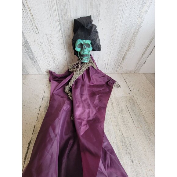 Mini hanging skeleton green face vintage Halloween home decor prop - Picture 3 of 7